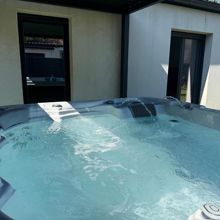 Maison Avec Jacuzzi Et Sauna إبينال المظهر الخارجي الصورة