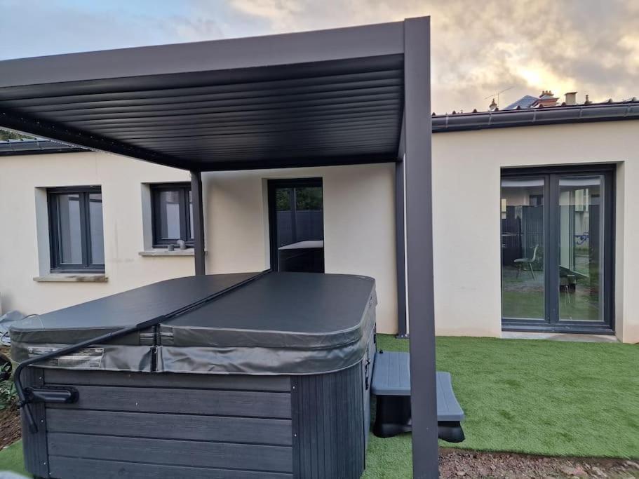 Maison Avec Jacuzzi Et Sauna إبينال المظهر الخارجي الصورة